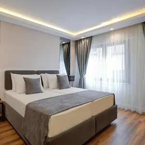 Depiero Karakoey **** اسطنبول