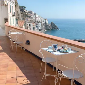 https://bb-il-porticciolo-di-amalfi.hotels-amalfi.com